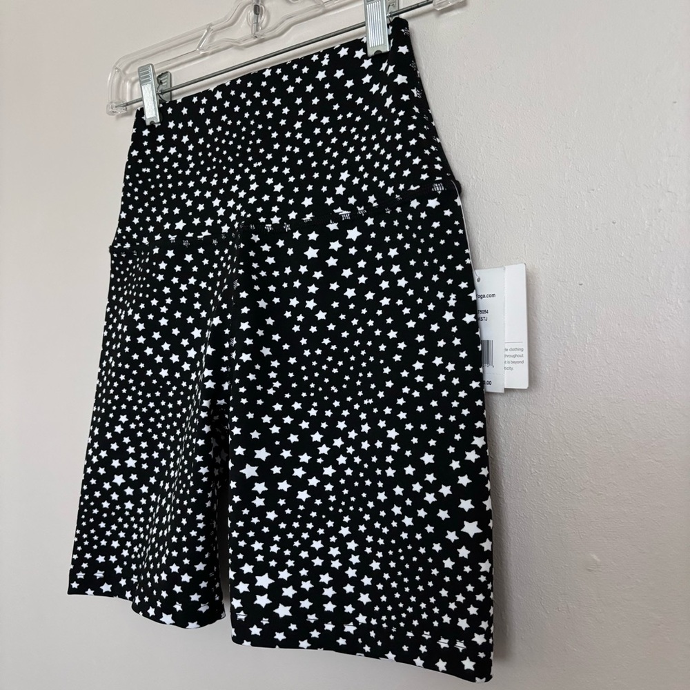 Beyond Yoga High Waist Bike Shorts Star Print Size Small NEW Black White Active - Picture 3 of 11